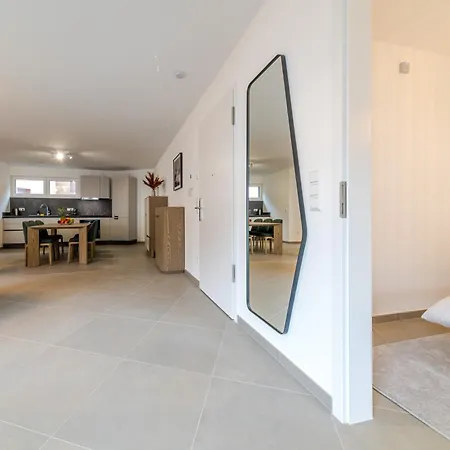 Halternative Rose * لوكسمبورغ