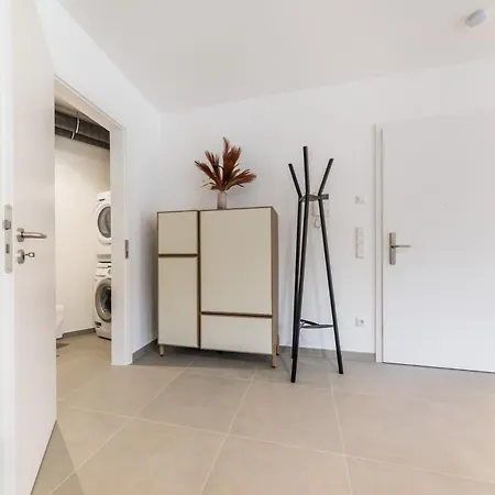 Halternative Rose Apartment