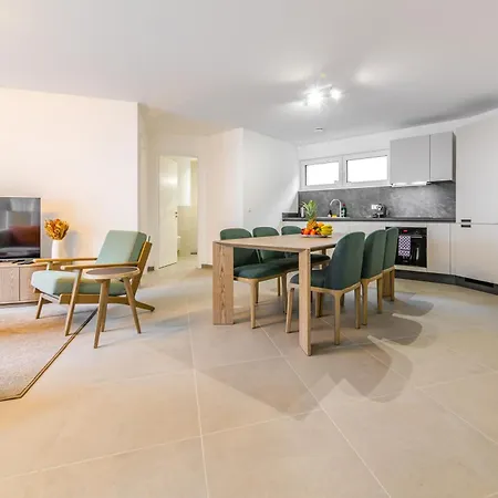 Halternative Rose * Люксембург