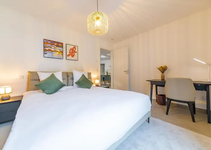 Halternative Rose Люксембург